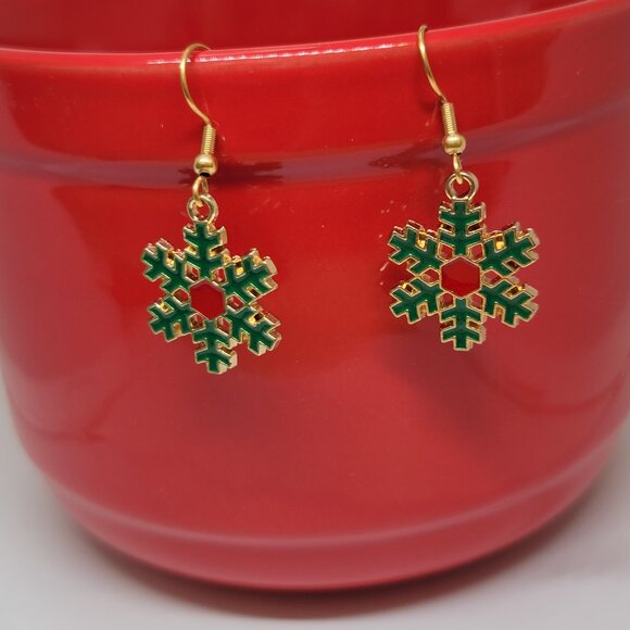Christmas Snowflake Dangling Earrings  1 1/2 Inch Drop Gold Tone Green Red - Picture 4 of 8